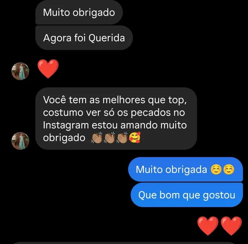 Cliente elogiando a variedade de séries da plataforma